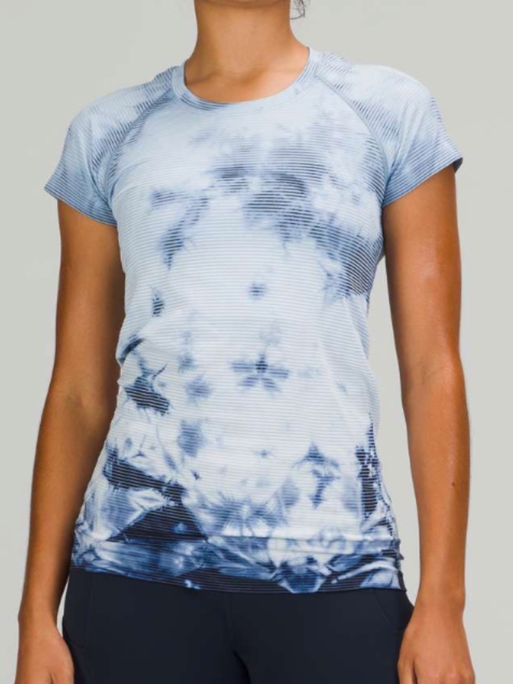 Lululemon Swiftly Tech Short-Seeve Shirt 2.0, Shibori Stripe True Navy, Size 4